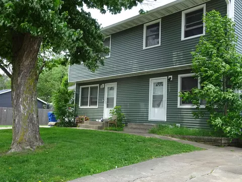 1704 W 55th St W, Davenport, IA 52806