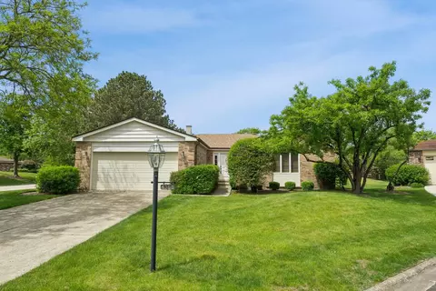 4568 Lindenwood Ln, Northbrook, IL 60062