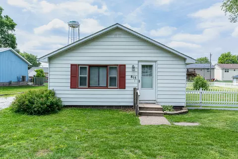 815 7th St, Colona, IL 61241