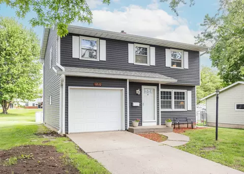1832 E 32nd St, Davenport, IA 52807
