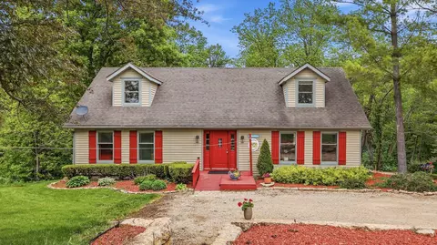 13 Signal Point Ln, Galena, IL 61036