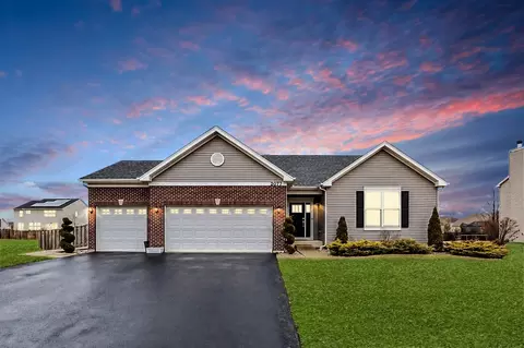 2077 Hearthstone Ave, Yorkville, IL 60560