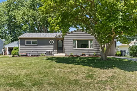 3857 27th Ave, Rock Island, IL 61201