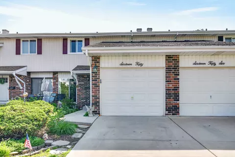 1650 Castbourne Ct, Wheaton, IL 60189