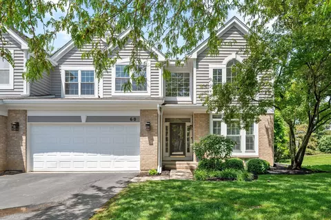 60 Wellesley Cir, Northbrook, IL 60062
