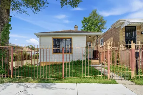 7420 W 64th Pl, Summit, IL 60501