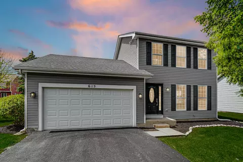 615 Red Barn Trl, Bolingbrook, IL 60490