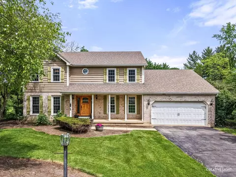 40 S W880 S Bridle Creek Dr, Saint Charles, IL 60175