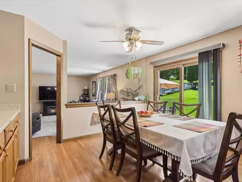 Dining - 3517 Turnberry Dr, Mchenry, IL 60050 photo 2 of 2