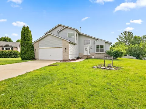 5301 Whisper Meadow Ct, Plainfield, IL 60586