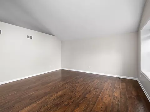 Living - 5301 Whisper Meadow Ct, Plainfield, IL 60586 photo 2 of 5