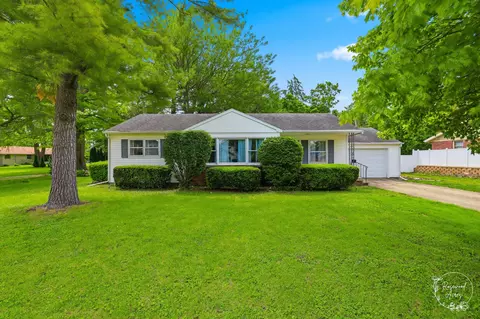 602 E 2nd St, Gilman, IL 60938
