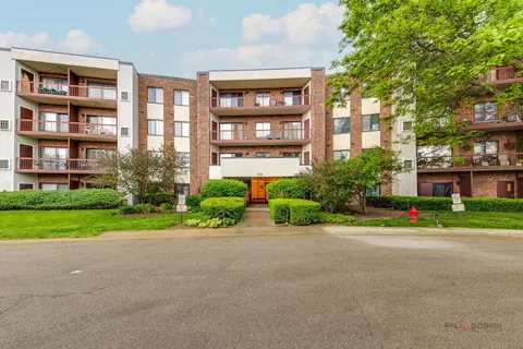 1500 Harbour Dr #4Q, Wheeling, IL 60090