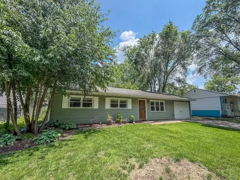 Exterior - 1116 Centennial Dr, Champaign, IL 61821 photo 2 of 12