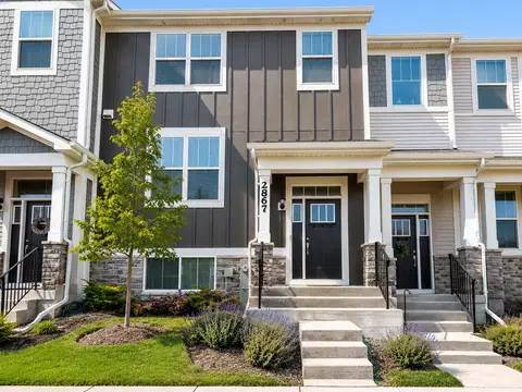 2867 Kessler Dr, Mundelein, IL 60060