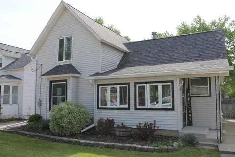 308 S 4th St, Kirkland, IL 60146