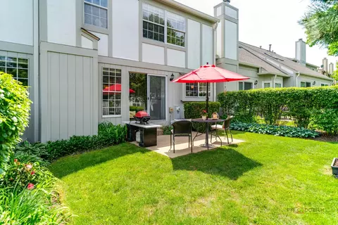 Exterior - 4692 N Sapphire Dr, Hoffman Estates, IL 60192 photo 4 of 5