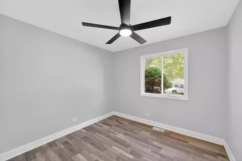 Bedroom - 21 Willow Rd, Matteson, IL 60443 photo 5 of 5