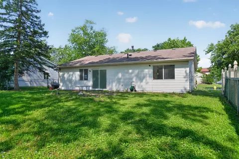 Exterior - 21 Willow Rd, Matteson, IL 60443 photo 4 of 6