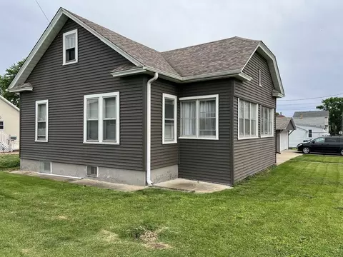 Exterior - 1416 Prospect Ave, Peru, IL 61354 photo 5 of 6