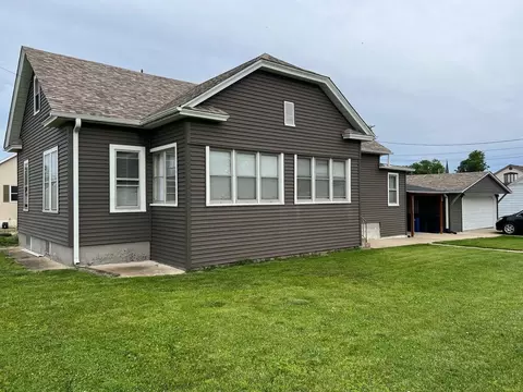 Exterior - 1416 Prospect Ave, Peru, IL 61354 photo 4 of 6