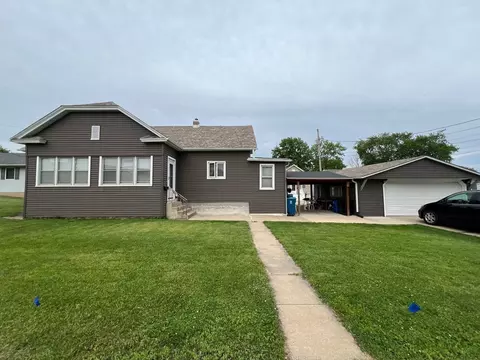 1416 Prospect Ave, Peru, IL 61354