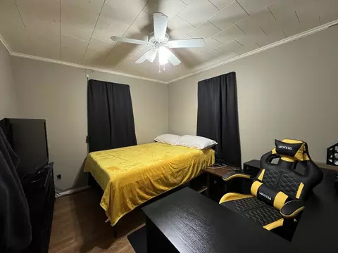 Bedroom - 1416 Prospect Ave, Peru, IL 61354 photo 4 of 9