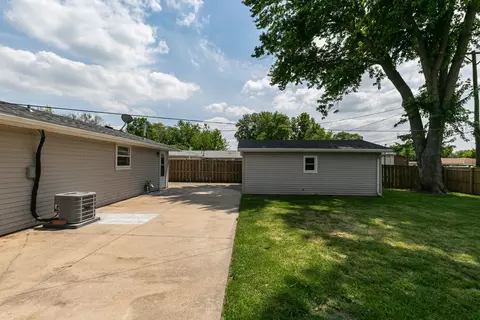 Exterior - 2306 9th St, Silvis, IL 61282 photo 4 of 6