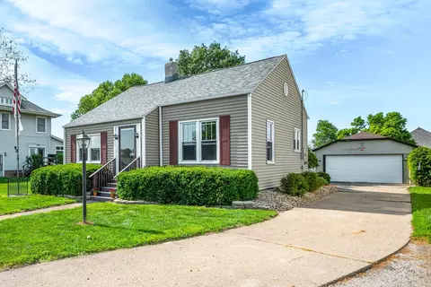 207 W Franklin St, Carlock, IL 61725