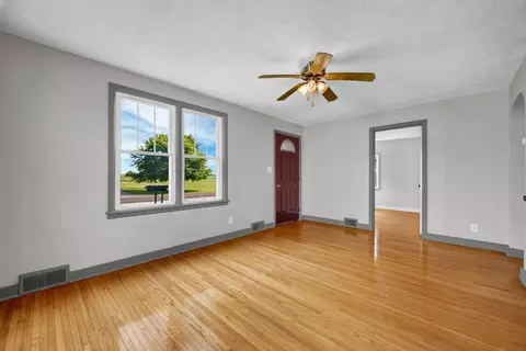 Living - 207 W Franklin St, Carlock, IL 61725 photo 3 of 3