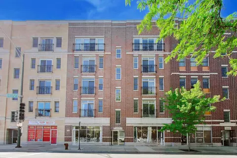 1915 W Diversey Pkwy #402, Chicago, IL 60614