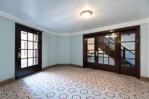 Entry Way - 819 E 53rd St #3, Chicago, IL 60615 photo 1 of 1