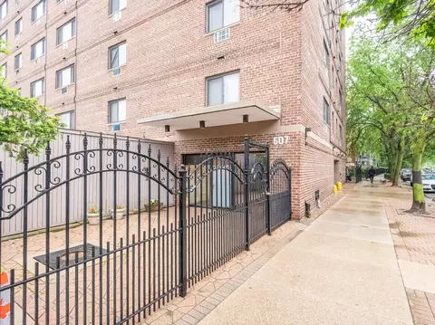 607 W Wrightwood Ave #315, Chicago, IL 60614