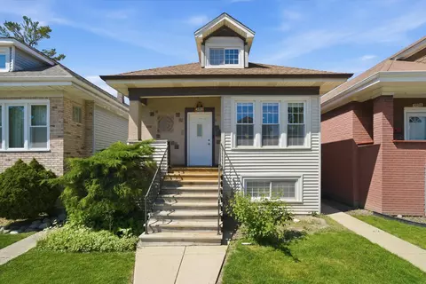 4938 W Melrose St, Chicago, IL 60641