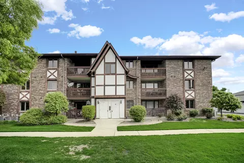 5630 W 103rd St #308, Oak Lawn, IL 60453
