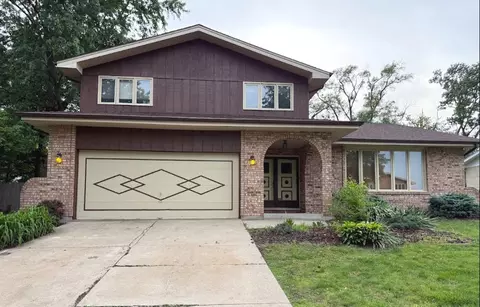 10158 S 87th Ct, Palos Hills, IL 60465