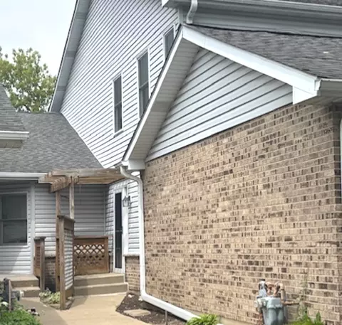 229 Wethington Dr, Wauconda, IL 60084