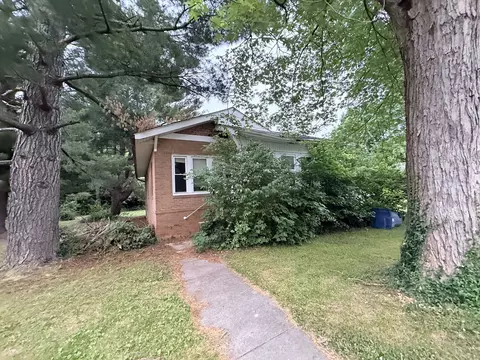 109 S Meadow St, Royalton, IL 62983