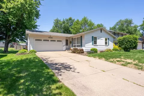 3026 Windsor Dr, Bettendorf, IA 52722
