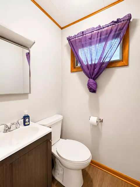 Bath - 1112 1st Ave, Ottawa, IL 61350 photo 2 of 2