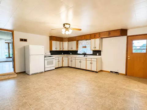 Kitchen - 1112 1st Ave, Ottawa, IL 61350 photo 1 of 2