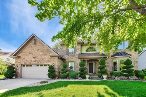 1120 Redwood Dr, Algonquin, IL 60102