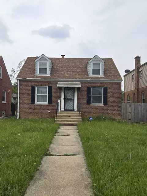 102 E 150th St, Harvey, IL 60426