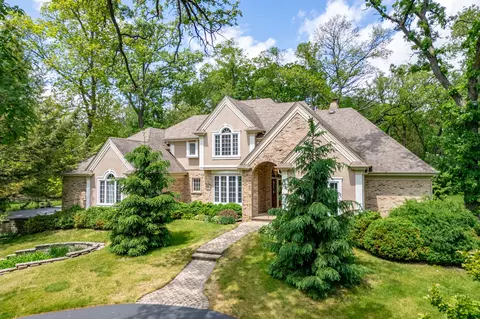2319 Thompson Rd, Bull Valley, IL 60097