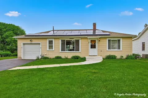 1212 Cherry St, Lake In The Hills, IL 60156