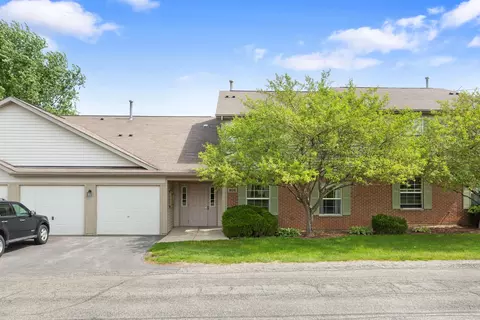 928 N Village Dr #2, Round Lake Beach, IL 60073