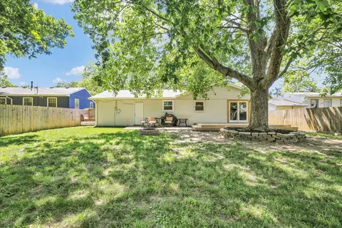 Exterior - 1810 Rebecca Dr, Champaign, IL 61821 photo 9 of 10