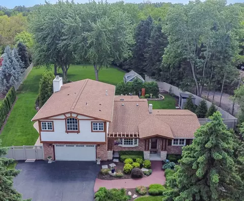 38 W337 Dean St, Saint Charles, IL 60175