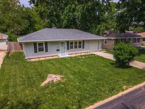 906 Fairchild Ave, Normal, IL 61761