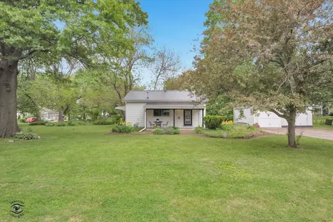 32 Cross St, Bristol, IL 60512